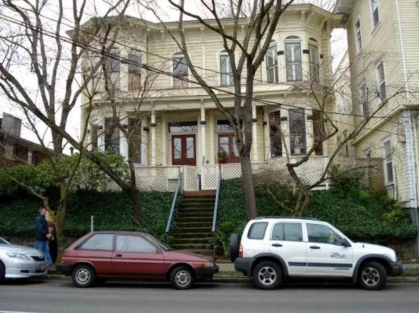 221 NW 18th Ave, Portland, OR 97209