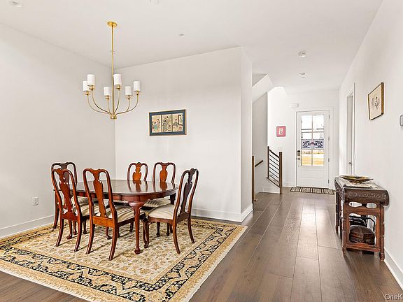 4th image of 26 Wallace Way