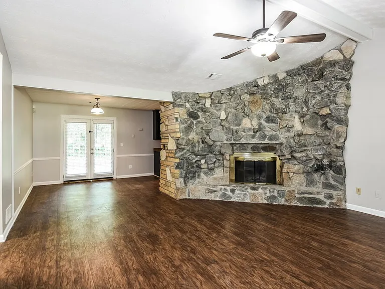 897 Raintree Ct SE — Photo 5
