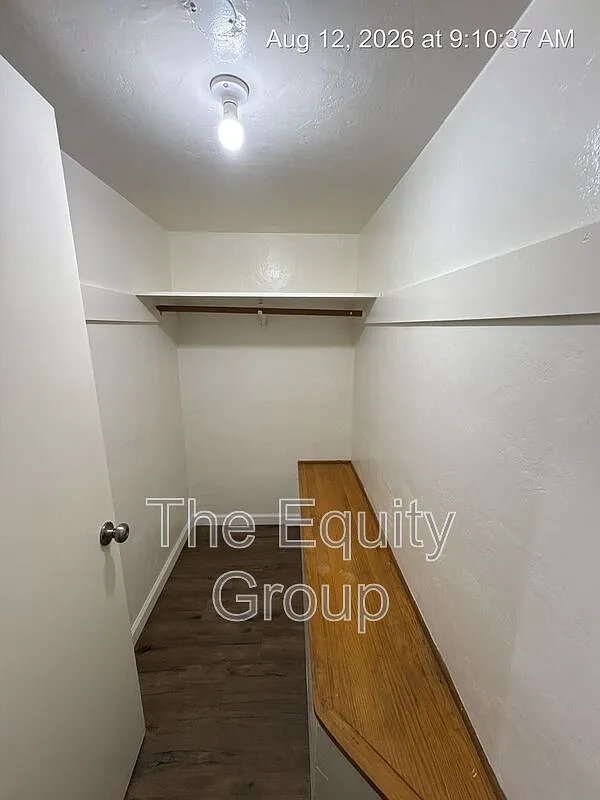 2 bed, 1.0 bath, $1,450 — Photo 4