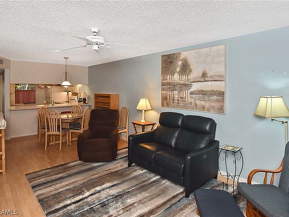 5th image of 9285 Lake Park Dr APT 102