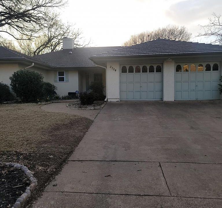1st image of 2704 Woodshire Dr