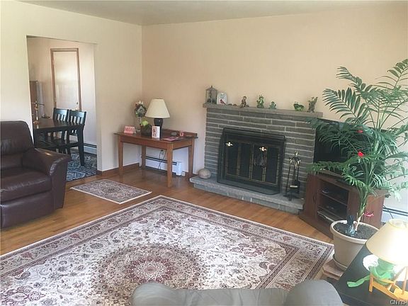 3rd image of 7493 Moonvalley Dr