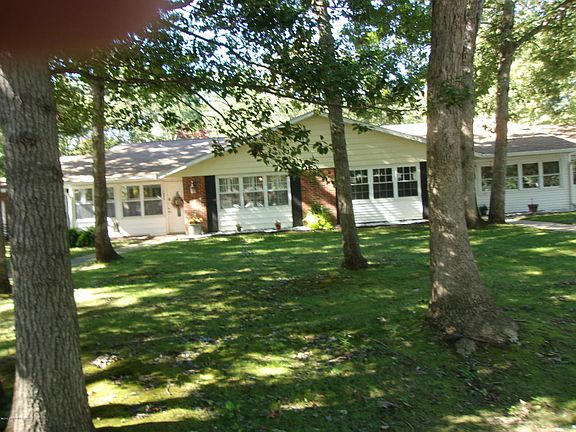 3rd image of 186A Sterling Ct #100A