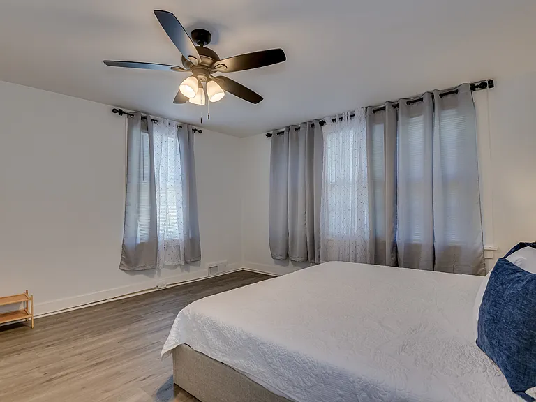 714 Hickman Rd — Photo 12