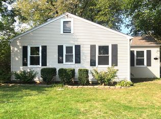 6 Echo Hill Rd, Oakwood Hills, IL 60013