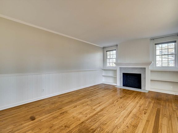 34th image of 134 Lake Bluff Drive