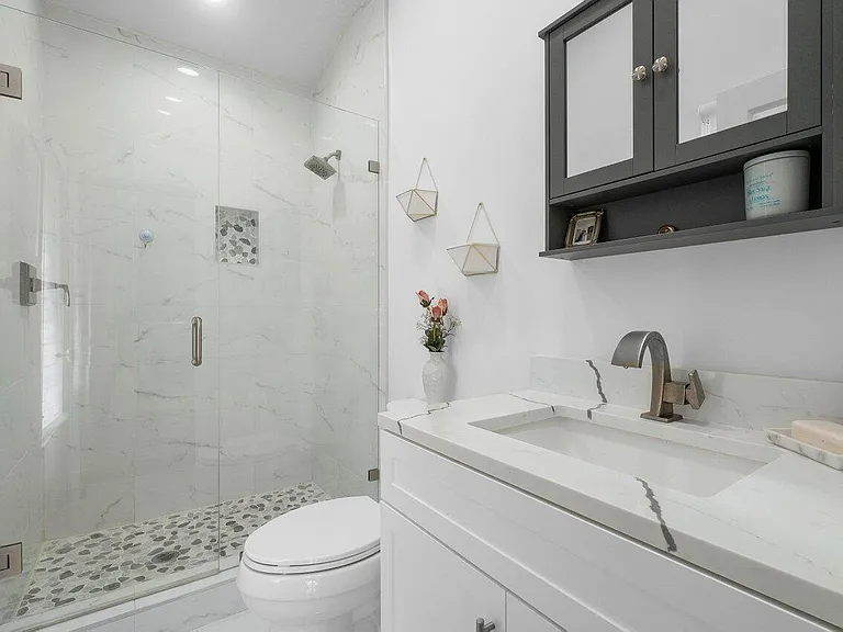 6085 Robinson St — Photo 18