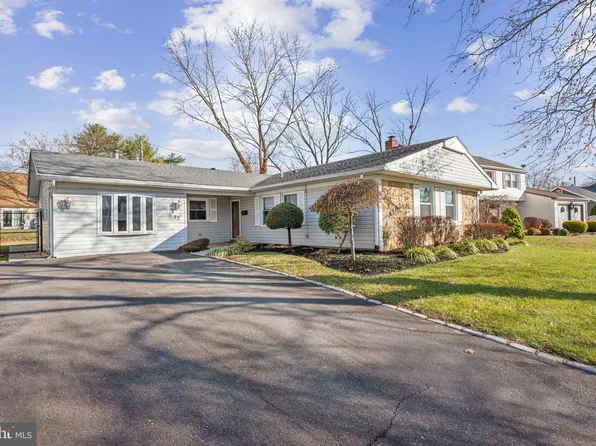 22 Norman Ln, Willingboro, NJ 08046
