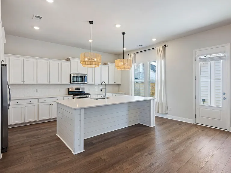 1014 Shore Lap St — Photo 8