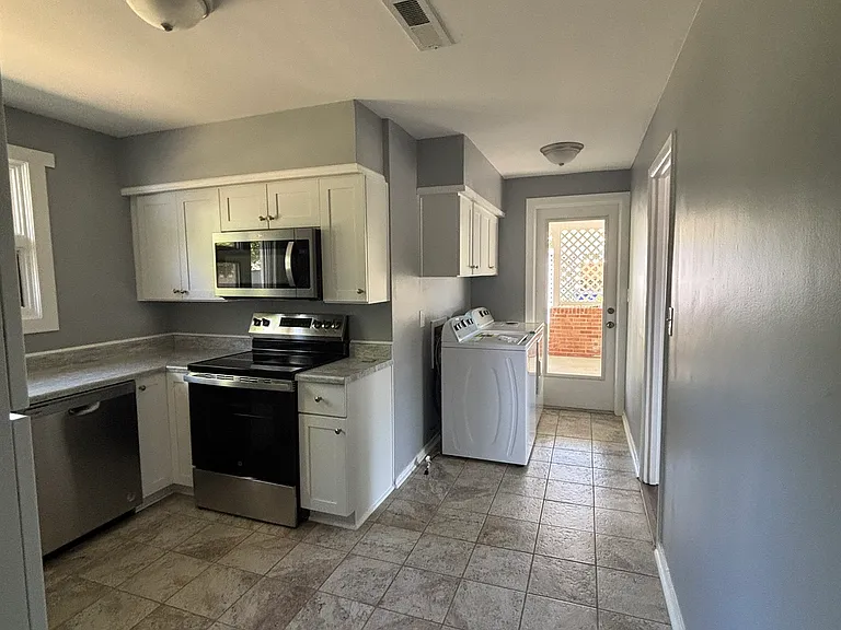 637 Redwood Ave #637 — Photo 5