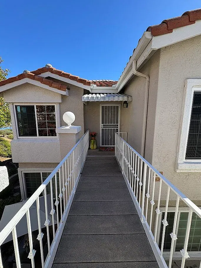 2 bed, 1339 sqft, $4,200 — Photo 4