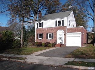 635 Wyndham Rd, Teaneck, NJ 07666