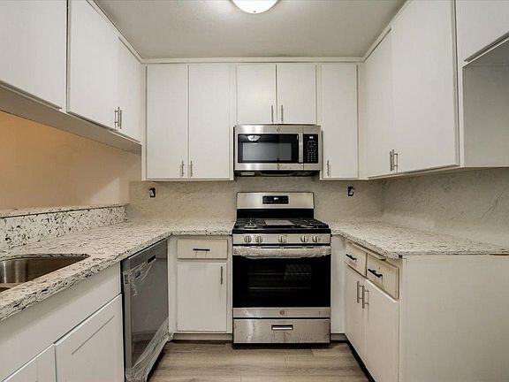 5th image of 1125 Pico Blvd APT 101