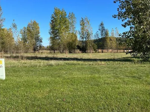 208 Winged Foot Cir, Lake City, MN 55041