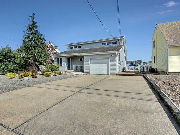 4th image of 77 Archer Ave S