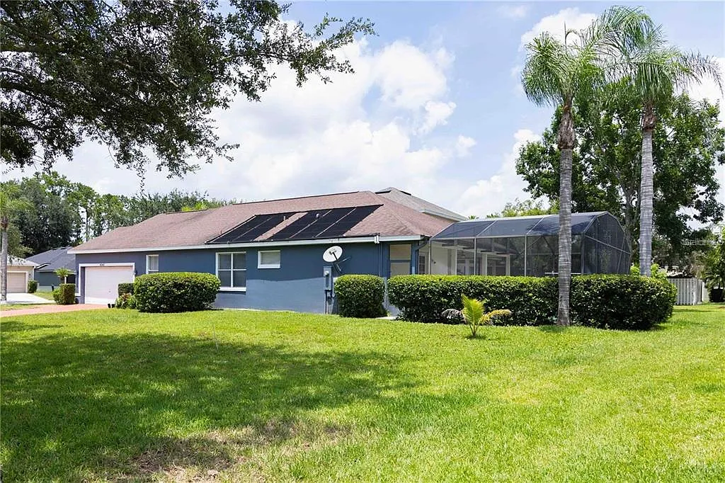 4 bed, 2.0 bath, 1753 sqft, $3,150 — Photo 1