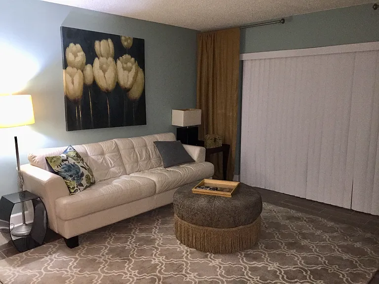 3402 Gardens East Dr #9 — Photo 1