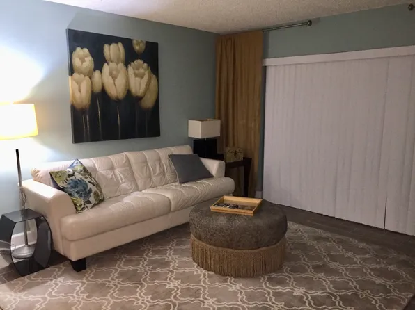 3402 Gardens East Dr #9, Palm Beach Gardens, FL 33410