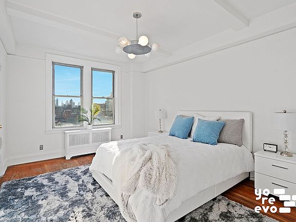 4th image of 12 W 96th St APT 15C