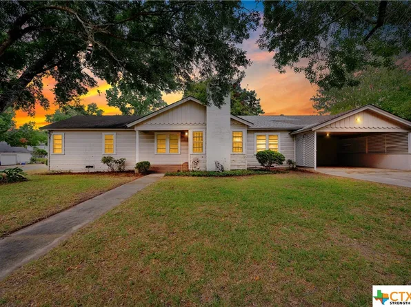 716 S Pecan Ave, Luling, TX 78648