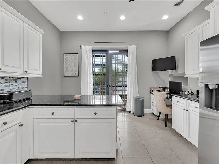 502 Del Sol Cir — Photo 20