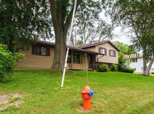 215 W 2nd St, Cambria, WI 53923
