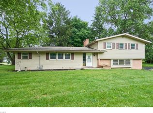 1518 Cloverfield Dr, Akron, OH