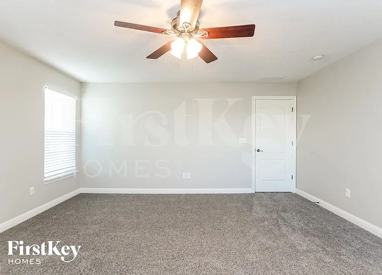 1301 Old Heritage Pl — Photo 10