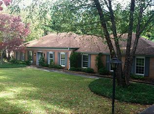 555 Spalding Dr, Sandy Springs, GA 30328