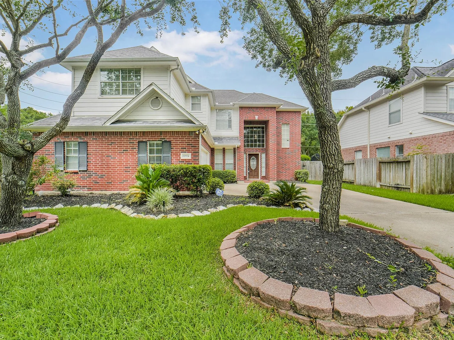 5 bed, 2.5 bath, 2993 sqft, $2,700 — Photo 3