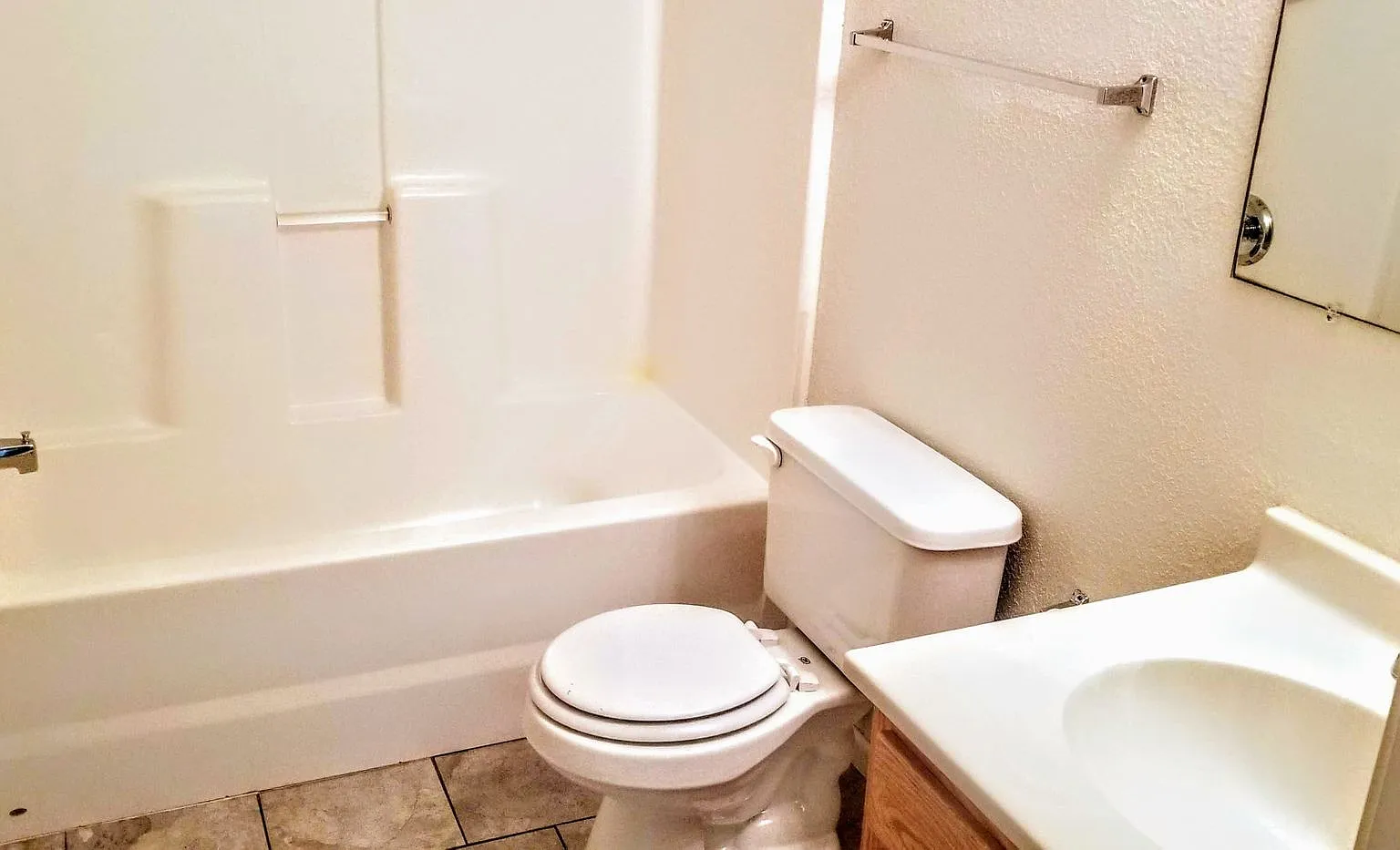 21048 Harbor — Photo 3