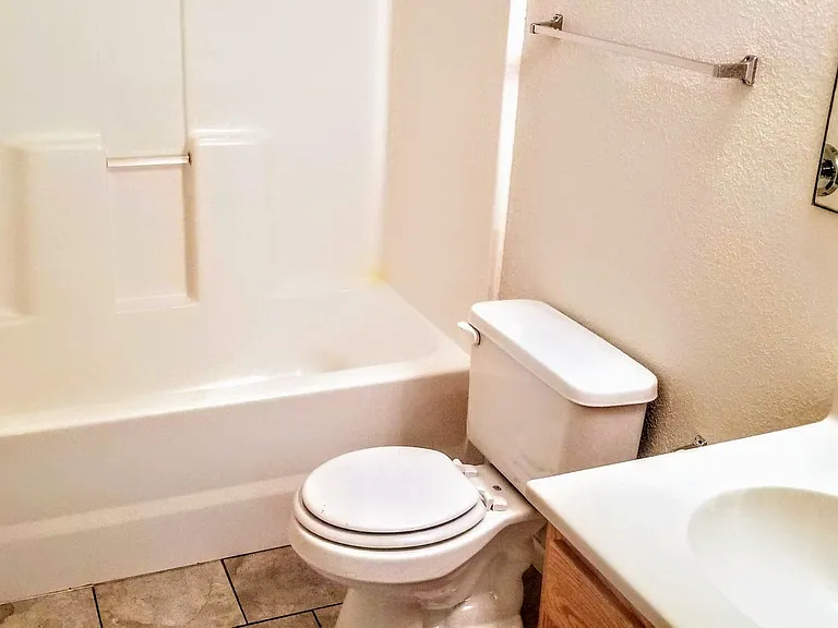 21048 Harbor Ln — Photo 8