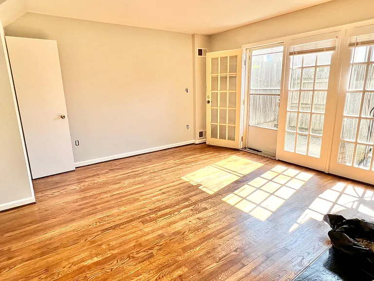 4436 Macarthur Blvd NW #3A — Photo 9