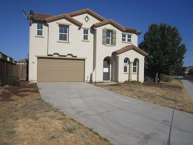 825 Pear St photo 1