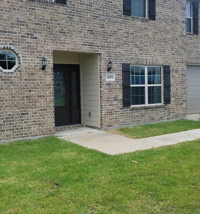 1st image of 1831 Elmer Ln