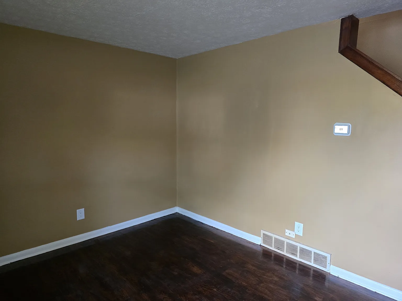 2 bed, 950 sqft, $1,250 — Photo 2