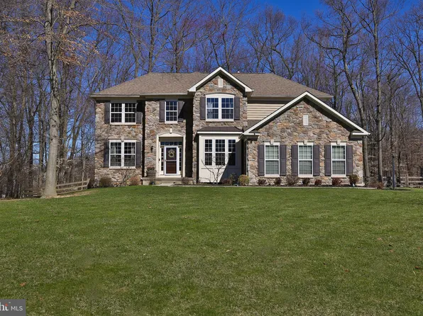 6 Darian Ct, Downingtown, PA 19335