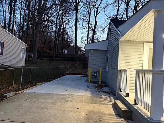 3rd image of 3609 Heather Ct