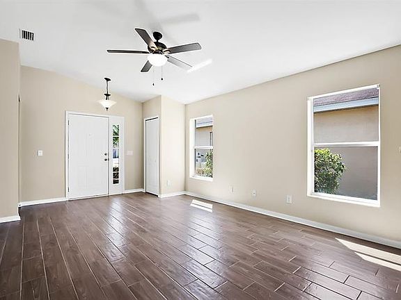 4th image of 11419 Crestlake Village Dr