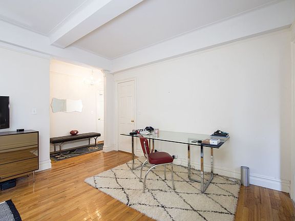 3rd image of 1 University Pl APT 12G