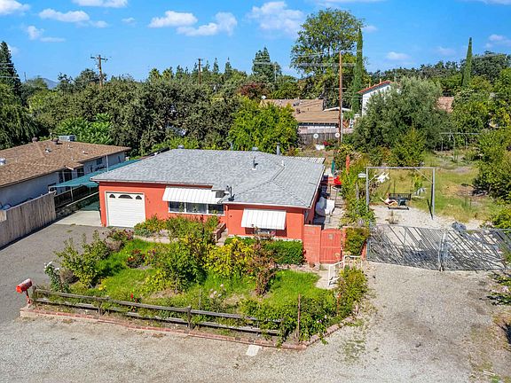 3rd image of 605 Irving Dr
