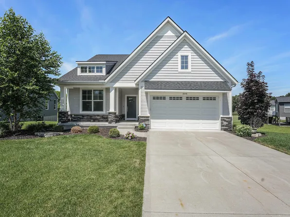 8275 Woodhaven Dr SW, Byron Center, MI 49315