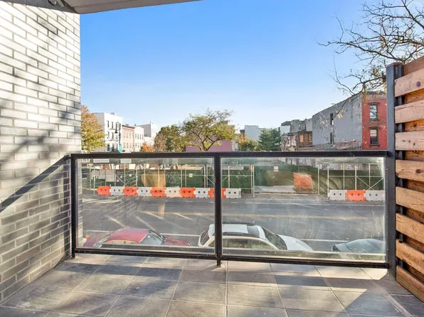 1059 Manhattan Avenue image 8 of 10