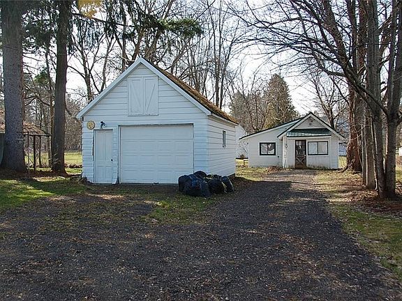 5th image of 176 Bentley Ave