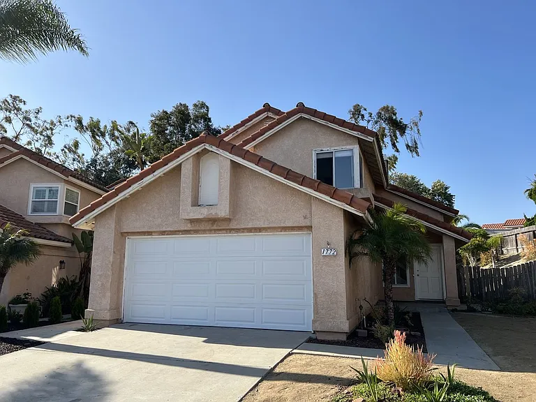 1772 Corta Cresta — Photo 1