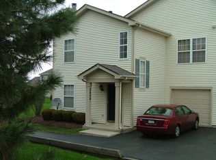 2430 Frost Dr, Aurora, IL 60503