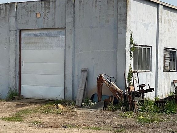 4th image of 1285 N State Road 827