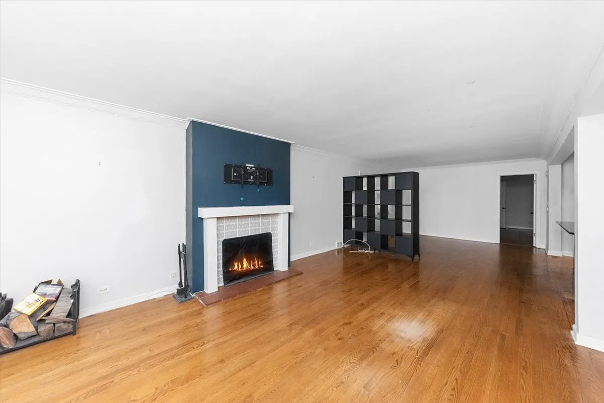 4 bed, 3.0 bath, 2150 sqft, $3,650 — Photo 4