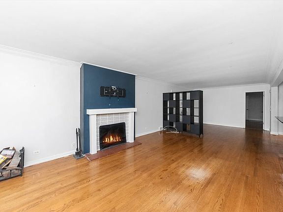 4th image of 8943 Ewing Ave